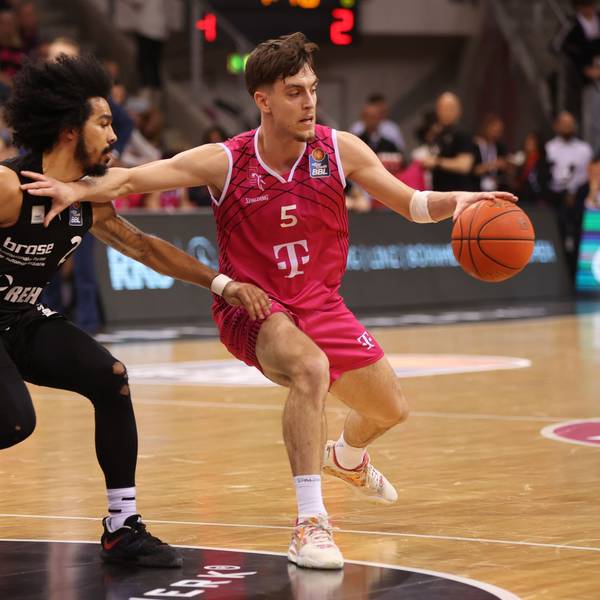 Telekom Baskets Bonn vs Medi Bayreuth.