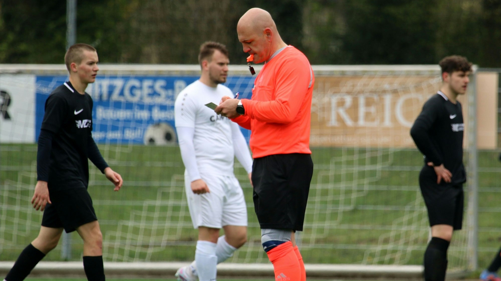 Schiedsrichter mit Nierfelder Vergangenheit: Jörg Piana.