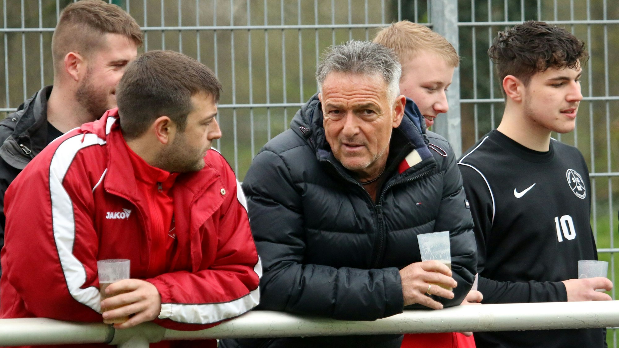 Trainer in sportlich besseren Zeiten: Achim Züll (r.).