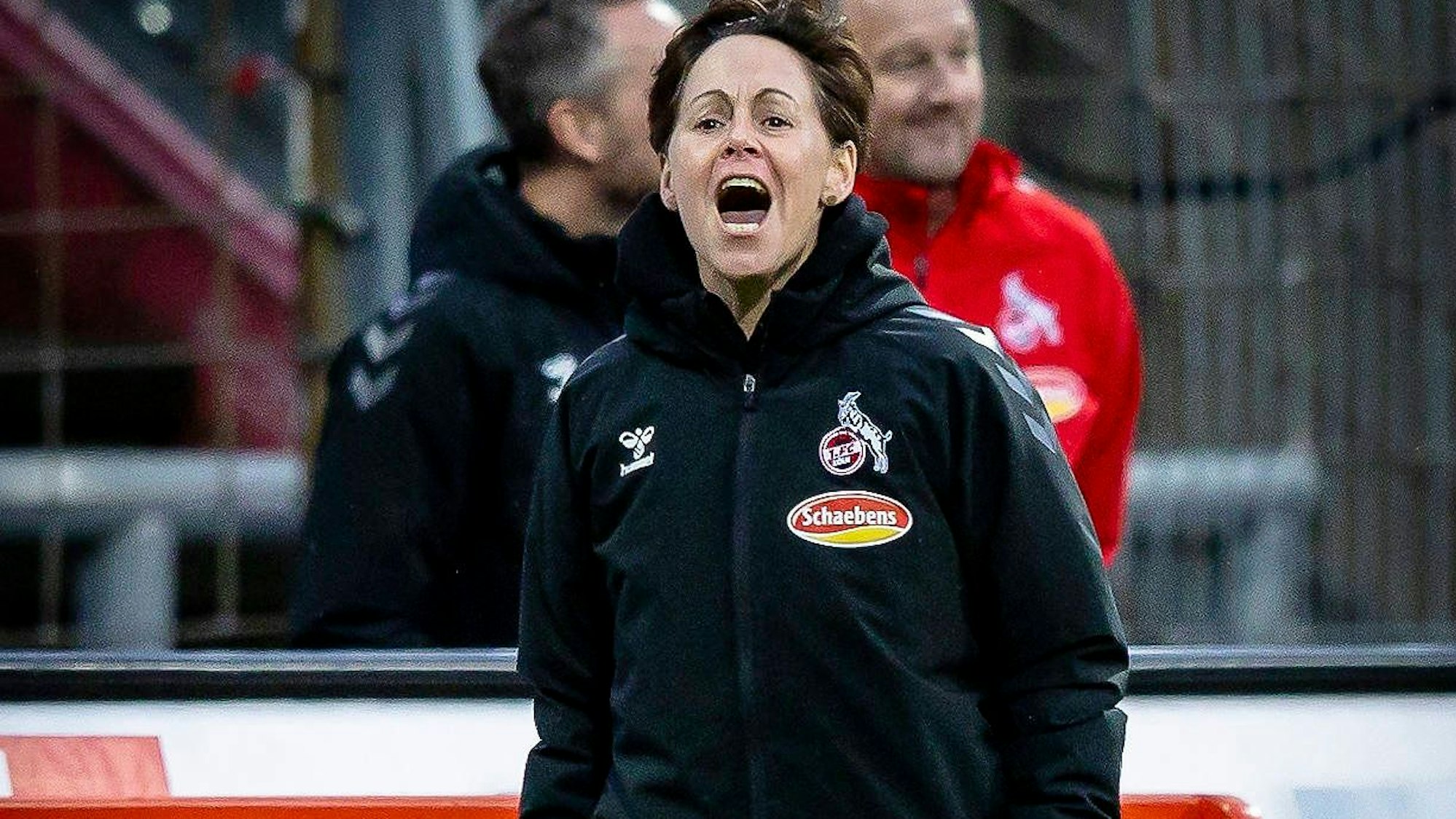 1. Frauen-Bundesliga 1. FC Koeln - MSV Duisburg, 31.03.2023 Nicole Bender-Rummlert Interims-Trainerin 1. FC Koeln waehrend der Begegnung 1. FC Koeln - MSV Duisburg an Spieltag 17 der Frauen-Fussball-Bundesliga am 31.03.2023 im Suedstadion in Koeln. DFL REGULATIONS PROHIBIT ANY USE OF PHOTOGRAPHS AS IMAGE SEQUENCES AND/OR QUASI-VIDEO. *** 1 Frauen Bundesliga 1 FC Koeln MSV Duisburg, 31 03 2023 Nicole Bender Rummlert Interim coach 1 FC Koeln during the match 1 FC Koeln MSV Duisburg on matchday 17 of the womens soccer Bundesliga on 31 03 2023 at the Suedstadion in Koeln DFL REGULATIONS PROHIBIT ANY USE OF PHOTOGRAPHS AS IMAGE SEQUENCES AND OR QUASI VIDEO Copyright: xBEAUTIFULxSPORTS/AxelxKohringx
