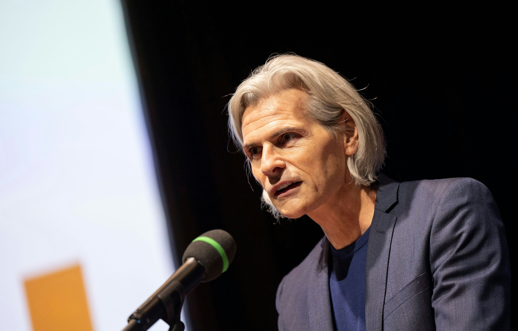 14.03.2022
Köln, NRW
Program Vorstellung der Oper Köln 2024
Kölner Kulturdezernent Stefan Charles
+++ NO MODEL RELEASE +++
+++ No Property Release +++
Ab dem Zeitpunkt der ordnungsgemäßen Lieferung des Bildmaterials durch den Urheber ist der Bildnutzer für dessen sachgemäße Verwendung verantwortlich. Der Bildnutzer trägt die Verantwortung für die Betextung sowie die sich aus der konkreten Veröffentlichung ergebenden Sinnzusammenhänge. © Thomas Banneyer