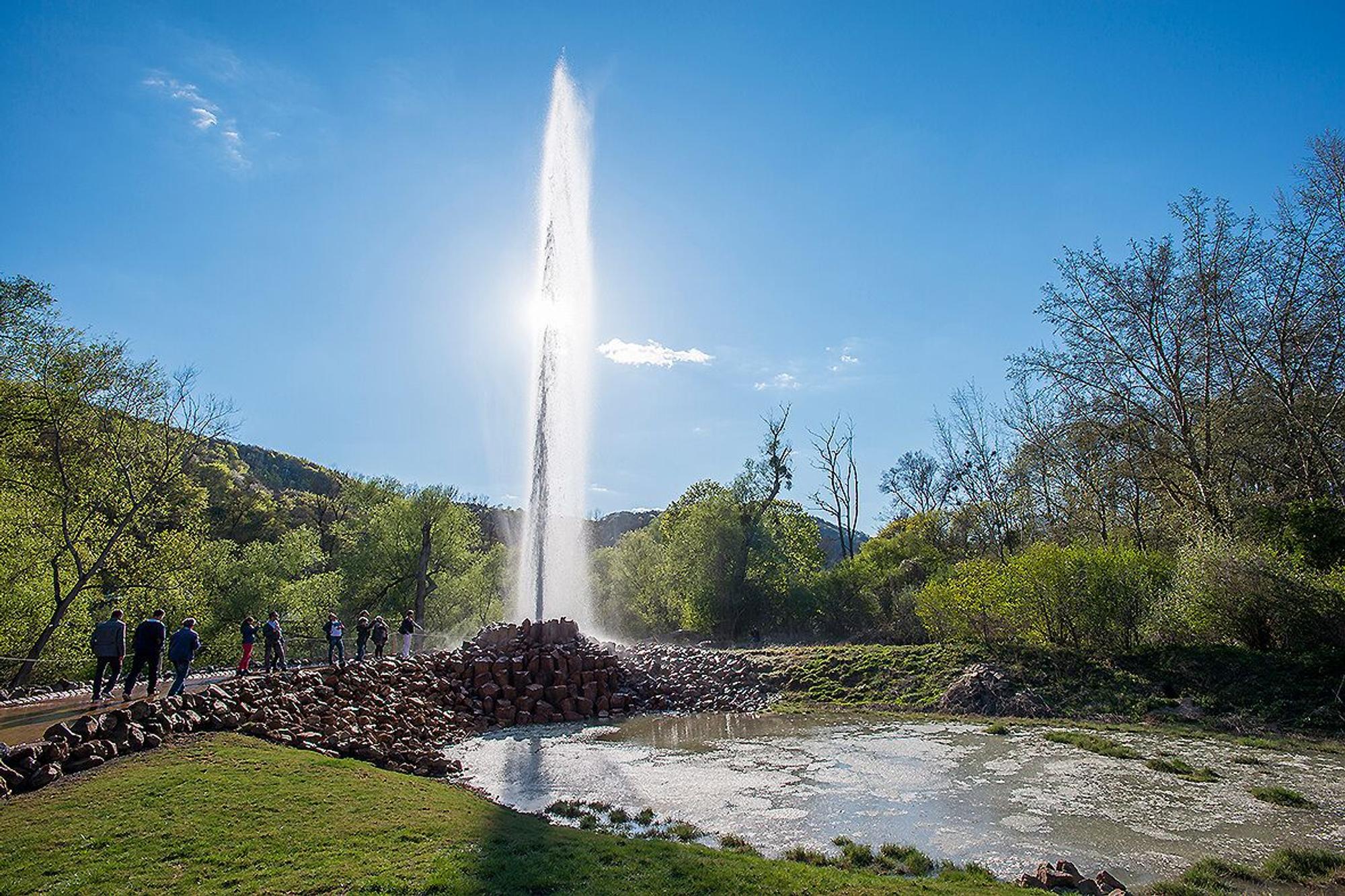 Ausbruch Kaltwasser-Geysir Andernach