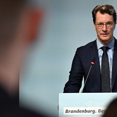 Hendrik Wüst, Ministerpräsident von Nordrhein-Westfahlen, hat für die Abitur-Panne in NRW um Entschuldigung gebeten. (Archivbild)