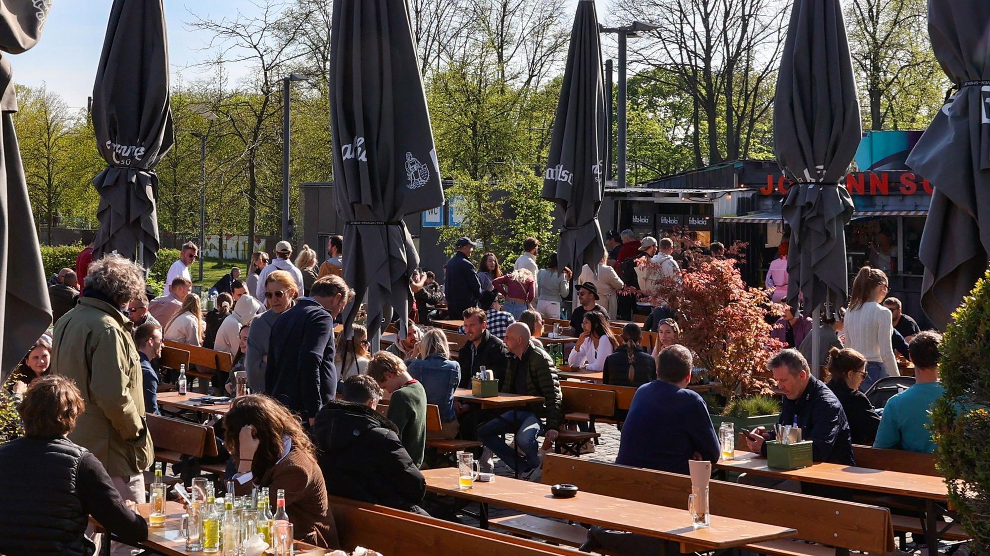 Außengastronomie und Biergarten Johann Schäfer am Rheinauhafen