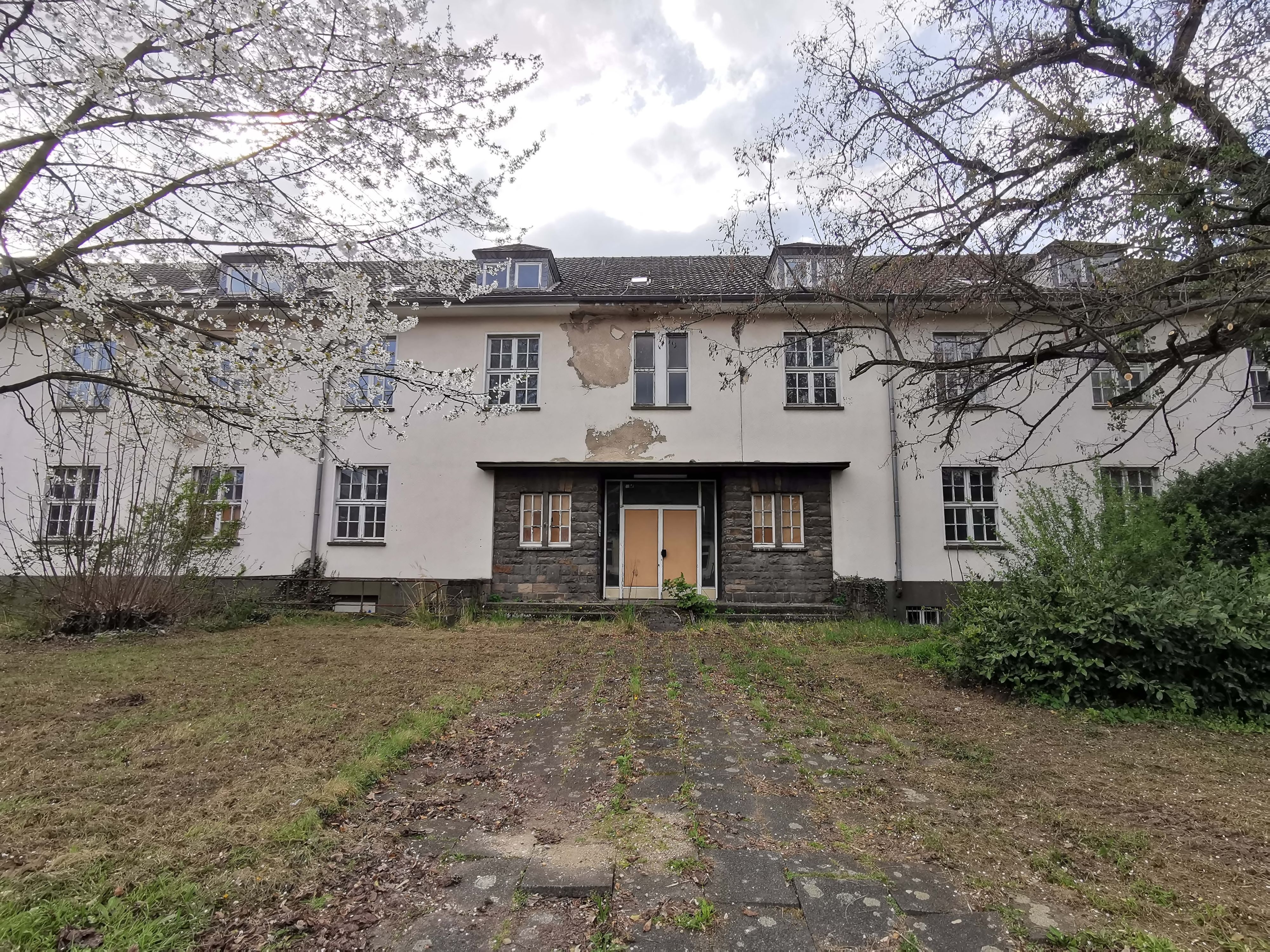 Die frühere Nachrichtenzentrale des Fliegerhorsts Ostheim.