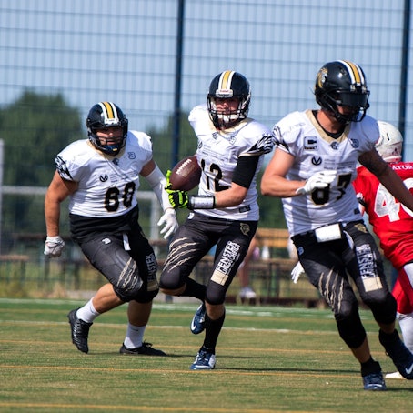 Die Footballer der Euskirchen Lions spielten gegen die Neuss Gladiators.