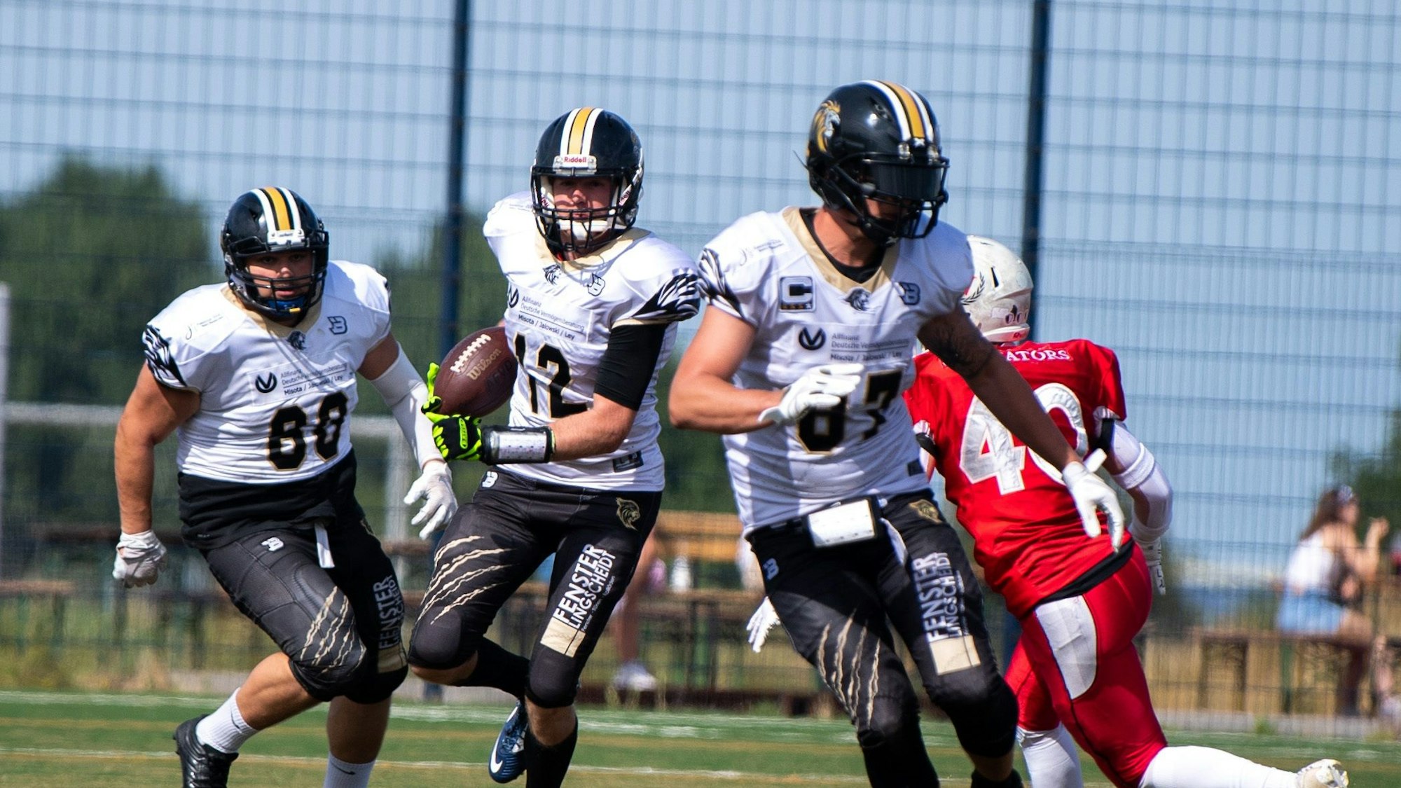 Die Footballer der Euskirchen Lions spielten gegen die Neuss Gladiators.