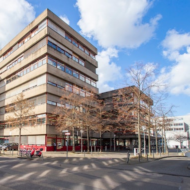 Die 1979 eröffnete Zentralbibliothek am Neumarkt.