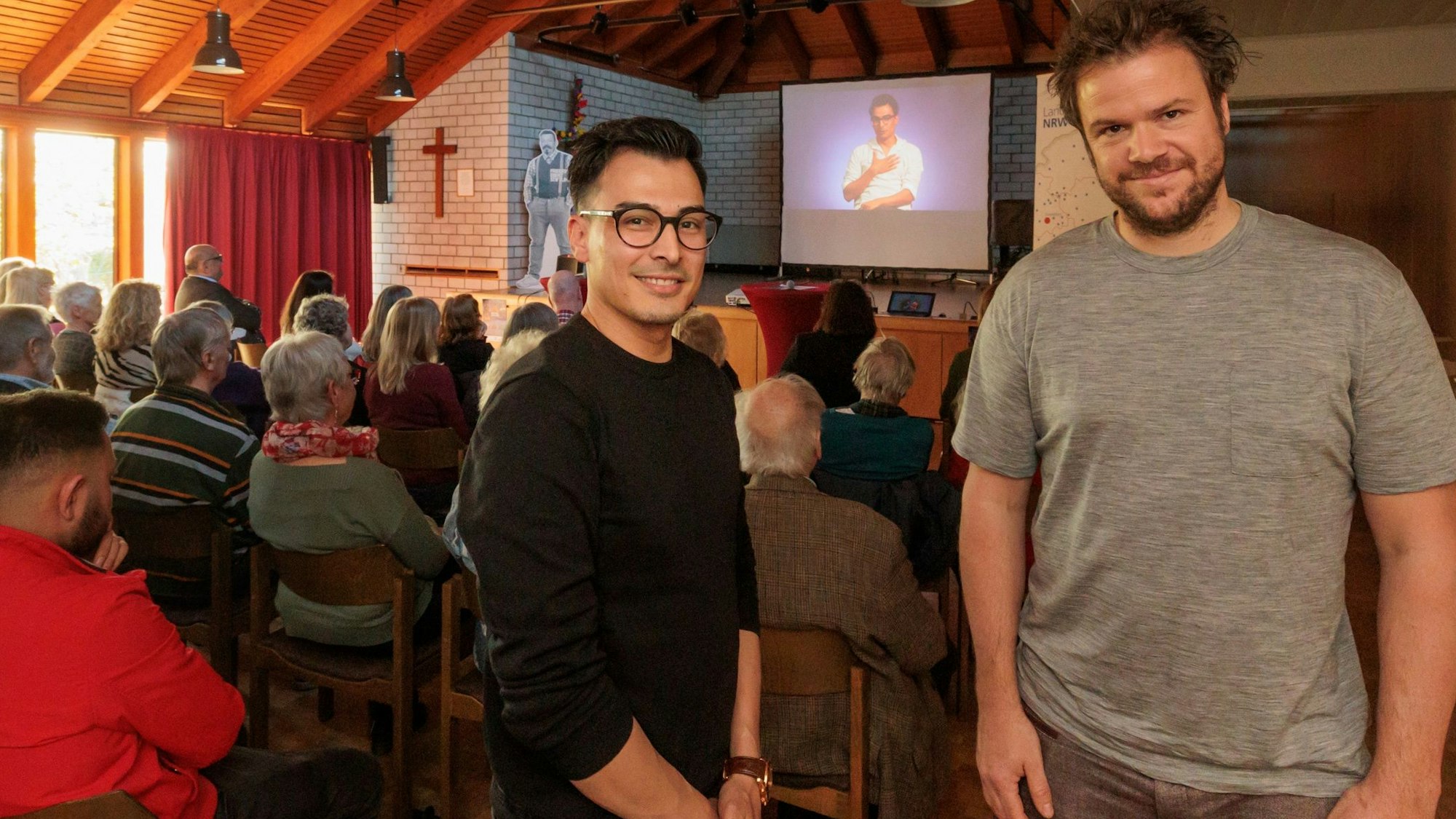 Niklas von Wurmb-Seibel und Azim Fakhri bei dem Film- und Diskussionsabend in Waldbröl.