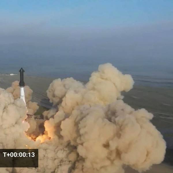 Dieses Standbild aus einem SpaceX-Video zeigt das SpaceX Starship beim Abheben von der Startrampe während eines Testflugs von der Starbase in Boca Chica, Texas, am 20. April 2023.