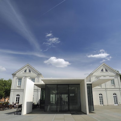 Das Max Ernst Museum in der Geburtsstadt des Künstlers Max Ernst in Brühl