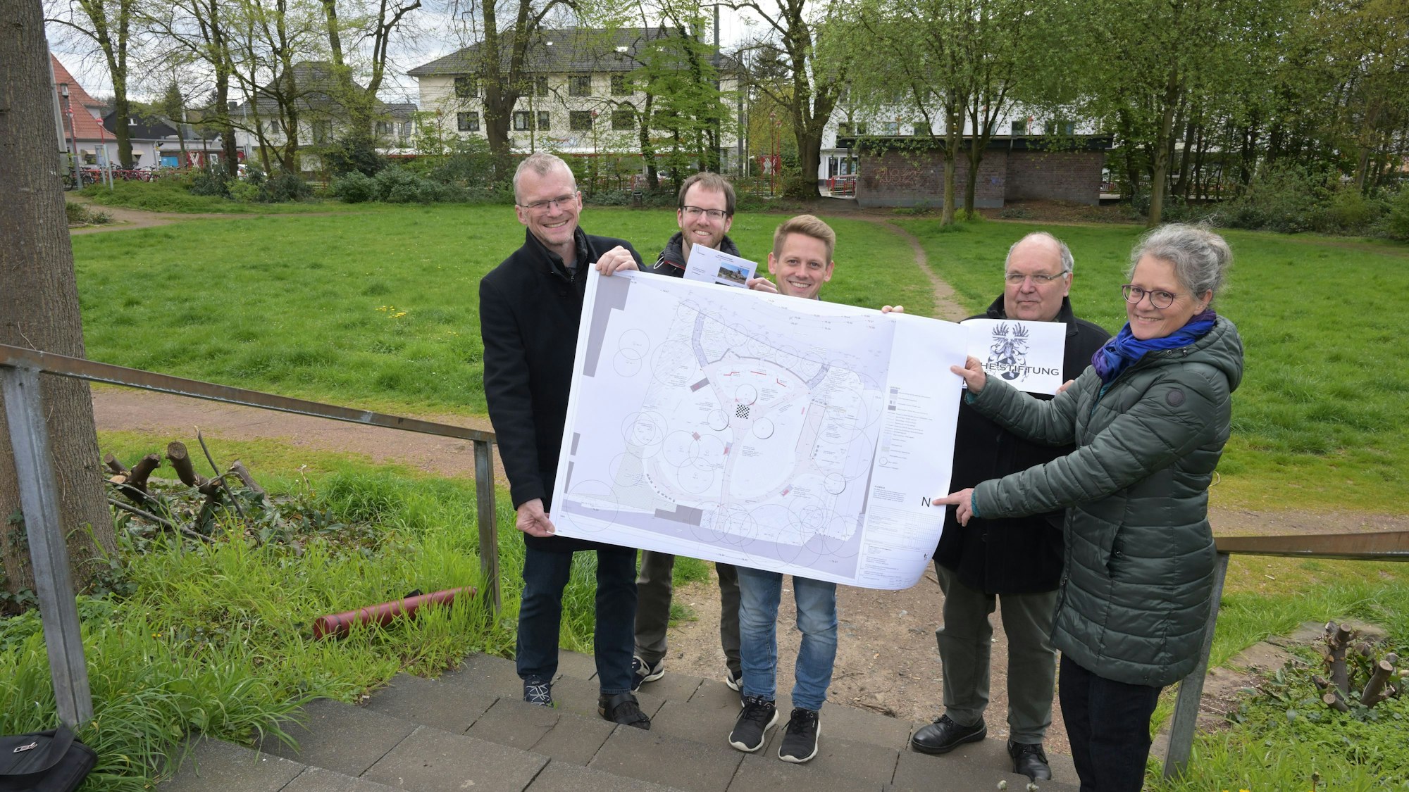 v.l.BM Frank Stein, Christian Nollen, Alexander Groß (Stadt Grün), Winfried Krux, Bürger- und Heimatverein Refrath, Birgitta Höller, Landschaftsplanerin.