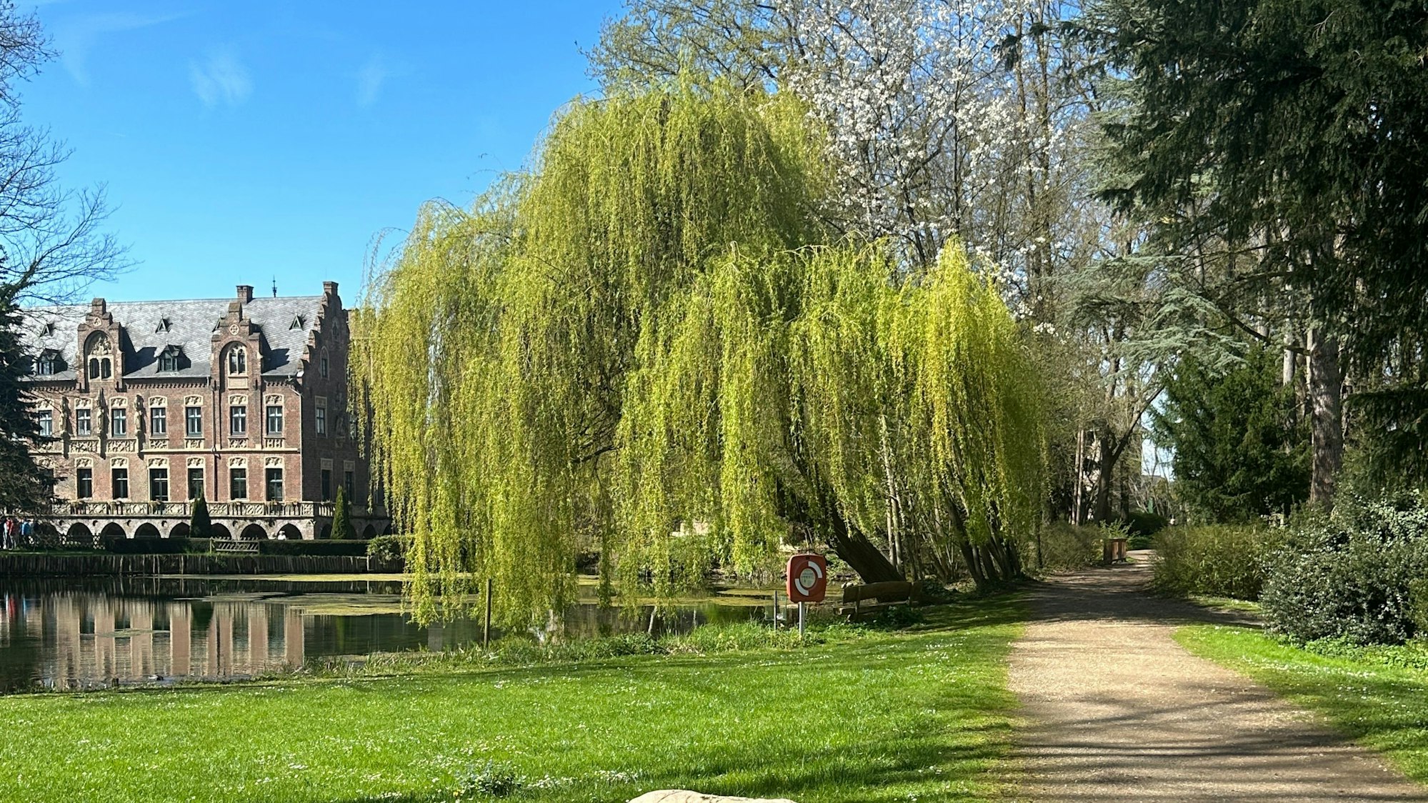 Außenansicht des Schloss Paffendorf