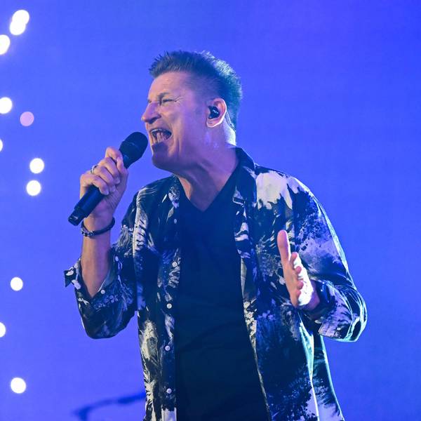 Hartmut Engler, der Sänger der Pop-Band Pur, singt bei der Generalprobe für die neue Tournee in der MHP Arena in Ludwigsburg.
