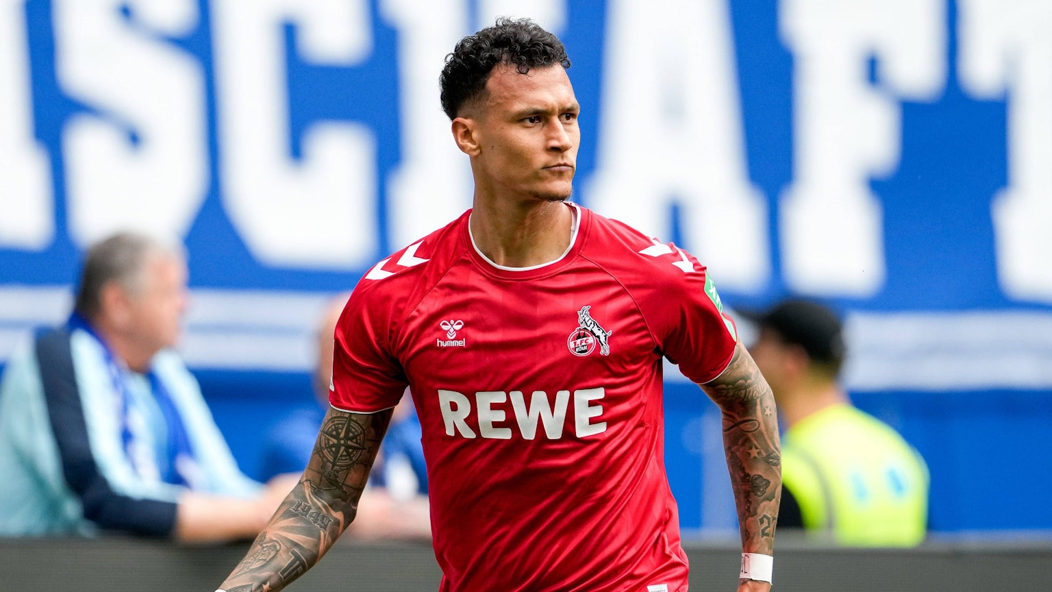 Torschütze Davie Selke jubelt über das Tor zum 0:2 gegen Hoffenheim.