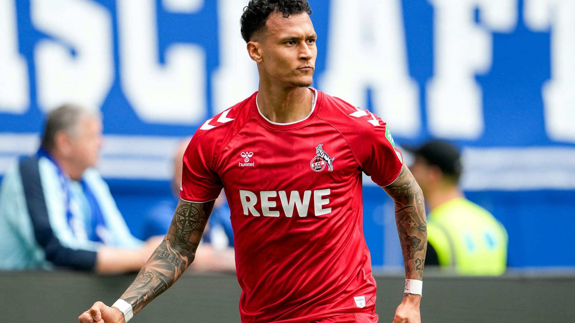 Torschütze Davie Selke jubelt über das Tor zum 0:2 gegen Hoffenheim.