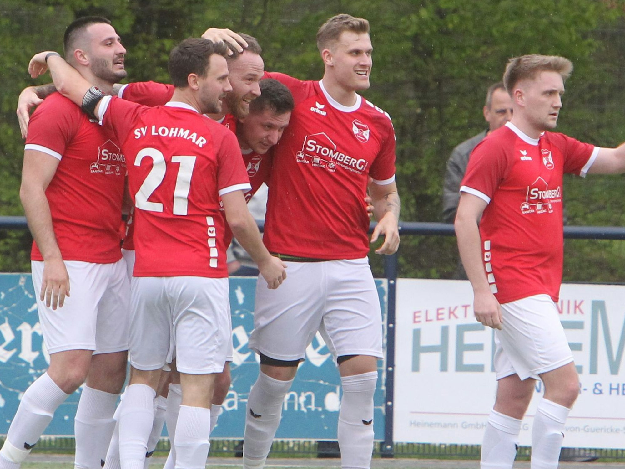 David Schröer (Dritter von links) vom SV Lohmar