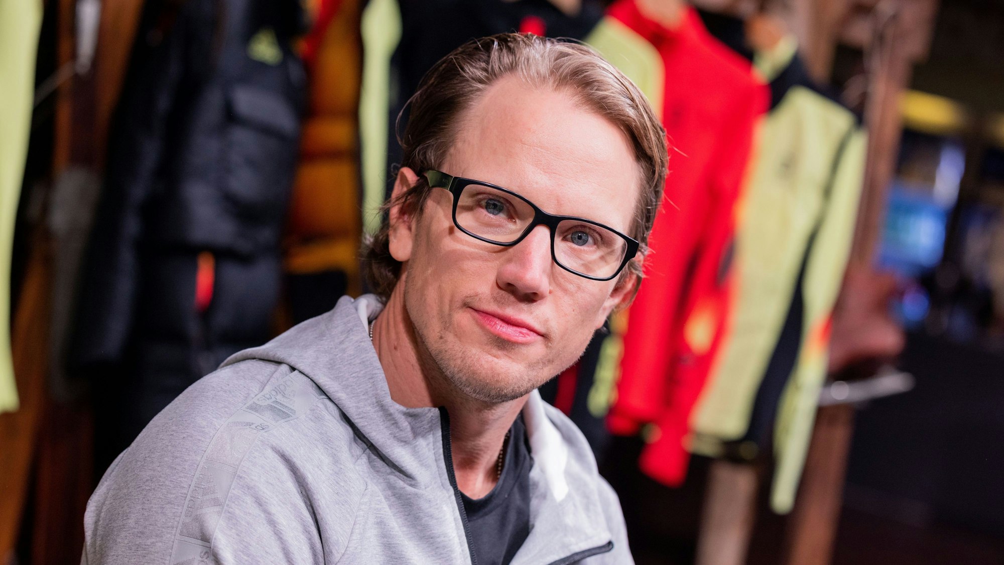 Christian Ehrhoff, Silbermedaillengewinner von 2018 im Eishockey, spielt in der kommenden Saison wieder für die Krefeld Pinguine.