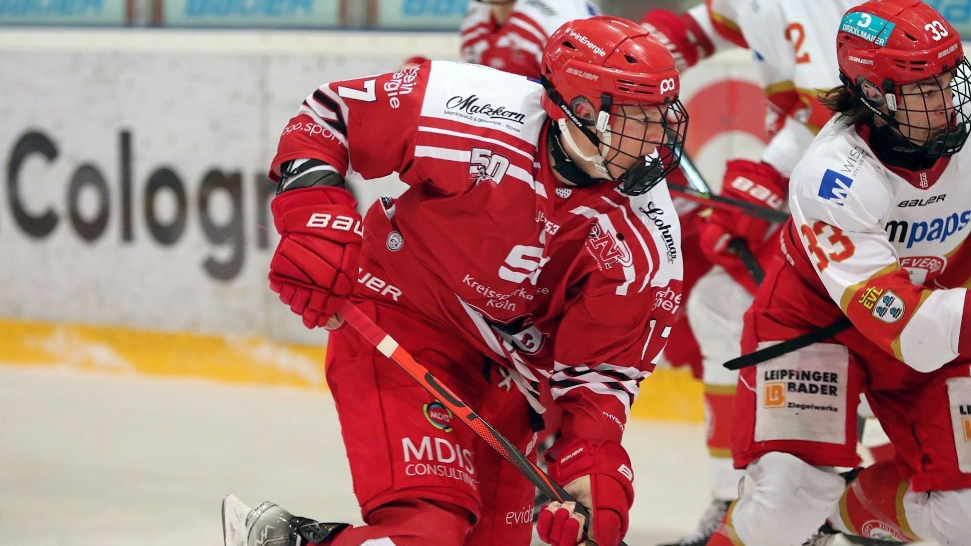 Lasse Bach (l.) spielt in der U-20 der Kölner Haie
Foto: Kölner Haie
Honorarfrei