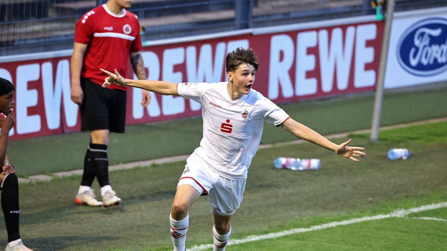 Jaka Cuber Potocnik jubelt nach einem Tor.