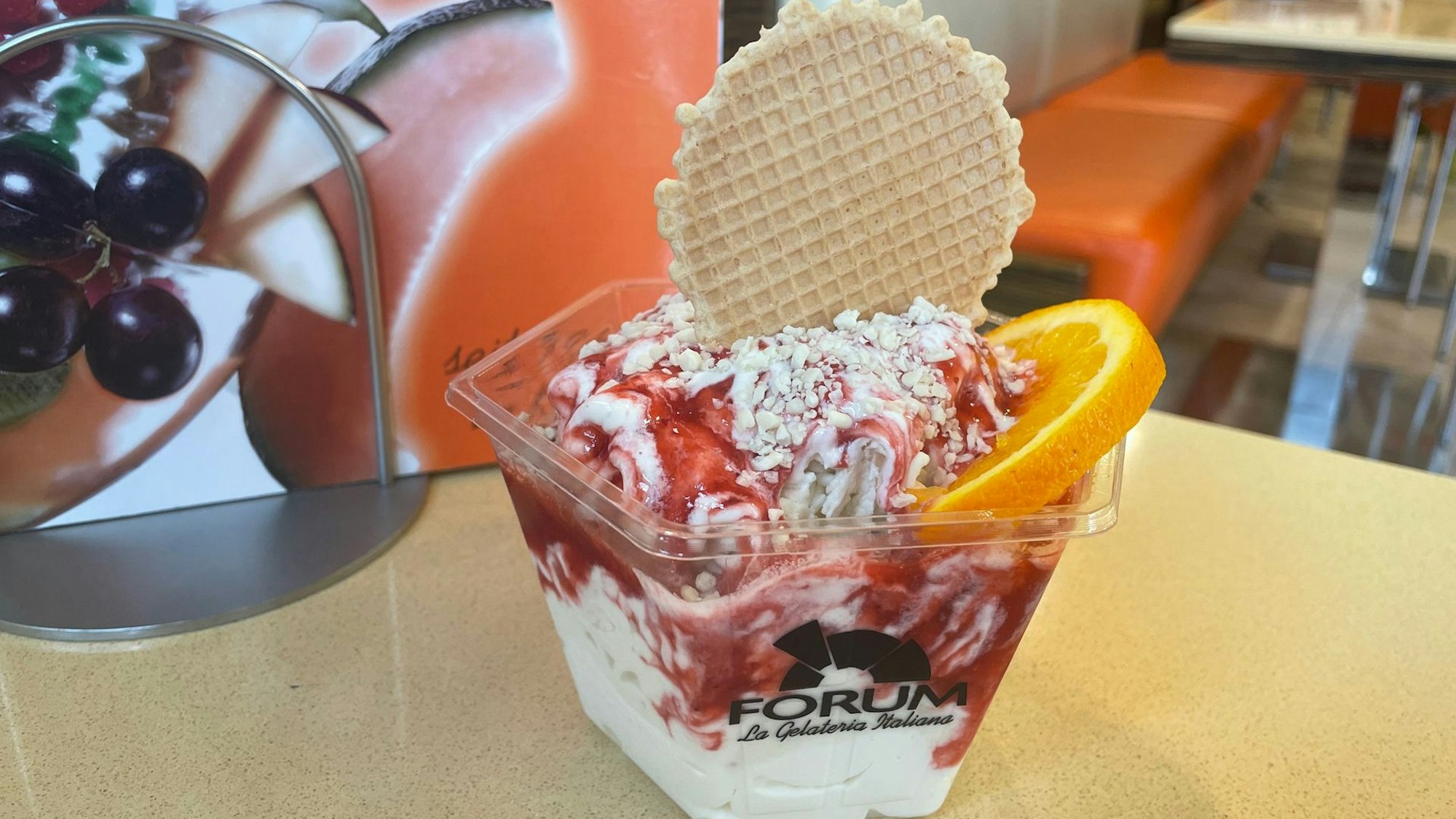 Ein Spaghetti-Eis im Eiscafe Forum Köln Südstadt