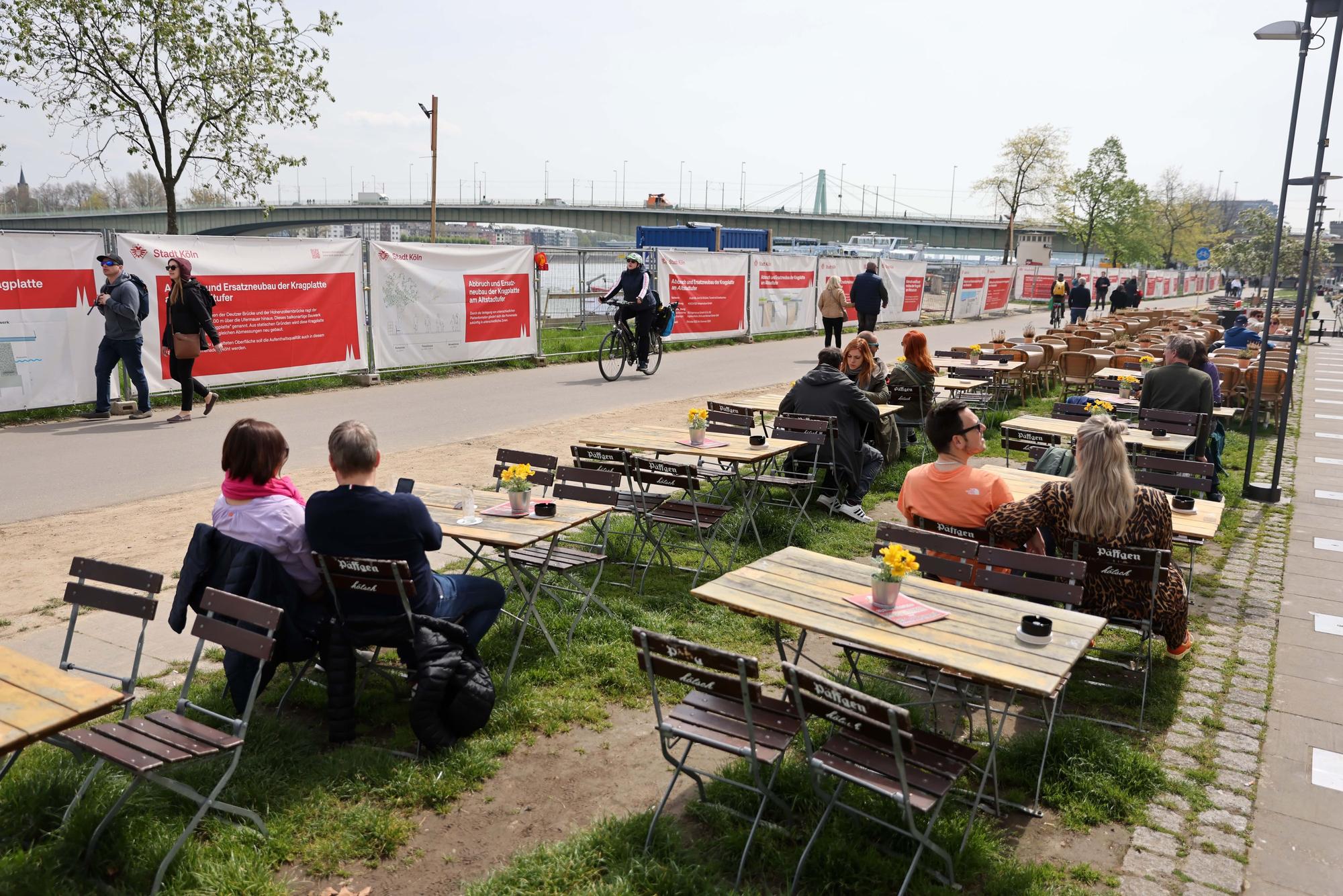 Köln, RSK, Bauarbeiten und Gastronomie-Situation am Altstadt-Ufer