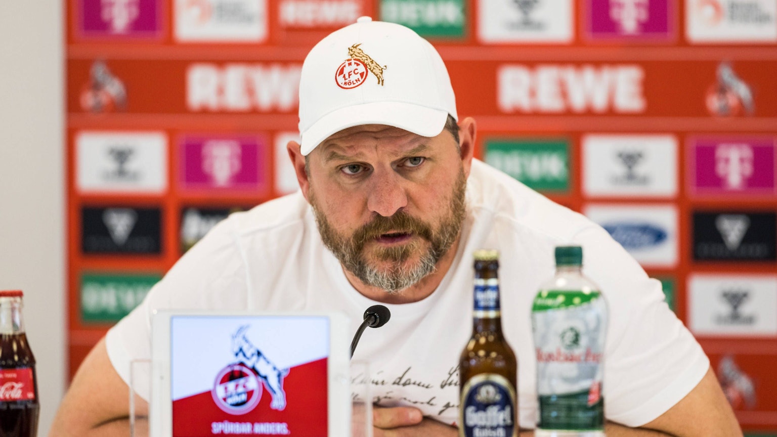 1. FC Koeln Pressekonferenz Steffen Baumgart Trainer 1. FC Koeln Pressekonferenz 1. FC Koeln Geissbockheim, 27.04.2023 ***