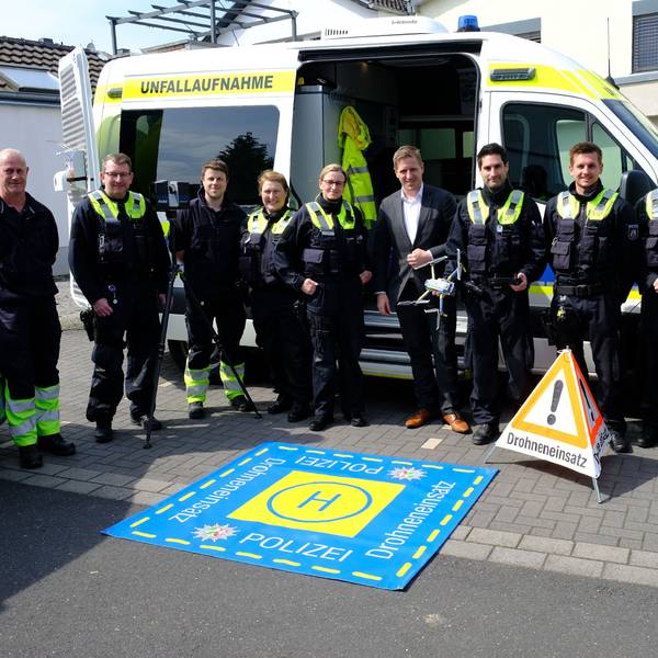 Die Beamten des Verkehrsunfall-Teams aus Mechernich.