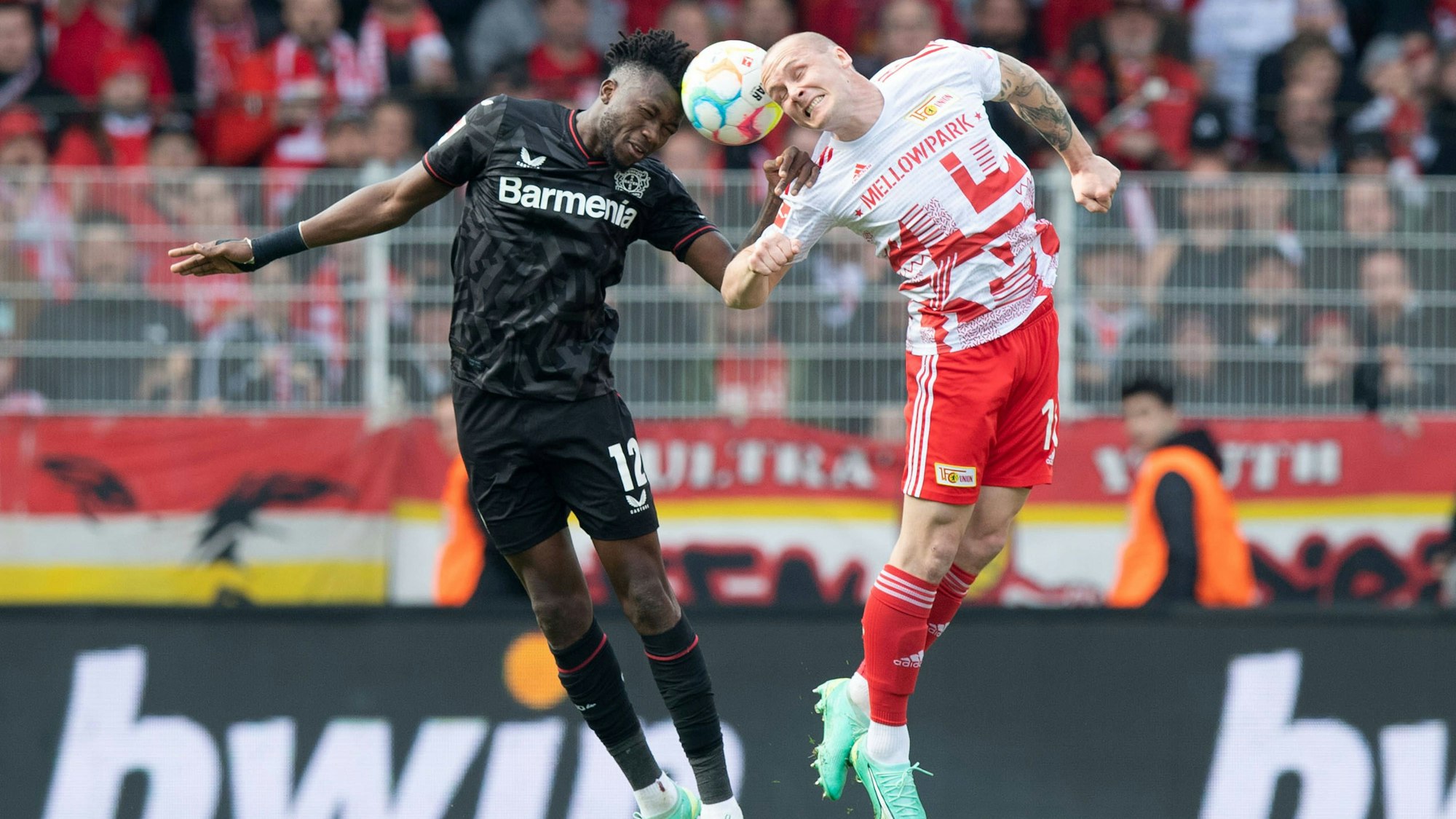 Edmond Tapsoba Bayer 04 Leverkusen, Sven Michel 1. FC Union Berlin, 30.04. 2023, *** Football, men, season 2022 2023, 1 Bundesliga 30 matchday , 1 FC Union Berlin Bayer 04 Leverkusen, v l Edmond Tapsoba Bayer 04 Leverkusen , Sven Michel 1 FC Union Berlin , 30 04 2023, Copyright: xSebastianxRäppold/MatthiasxKochx