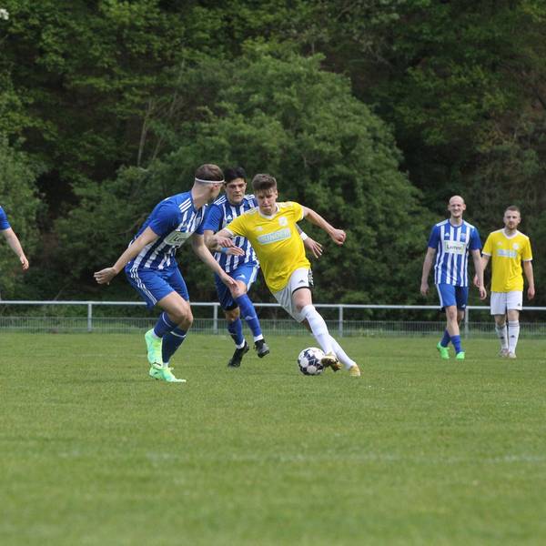 30.04.2023 Der SC Wißkirchen verliert beim SV Frauenberg mit 0:1, bleibt aber Tabellenführer. Torhüter Jan Beyers verzweifelt, Frauenbergs Marcel Kaiser trifft.