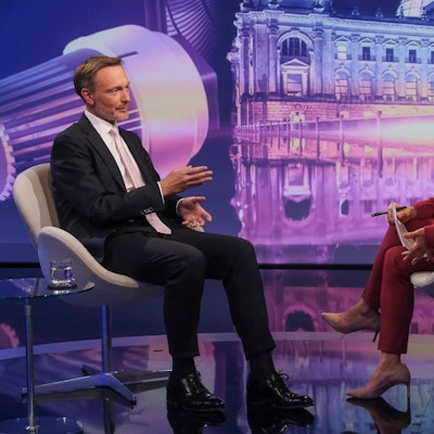 Christian Lindner (l.) am Dienstagabend bei Sandra Maischberger. Lindner äußerte sich auch zu Vorwürfen gegen Robert Habeck.