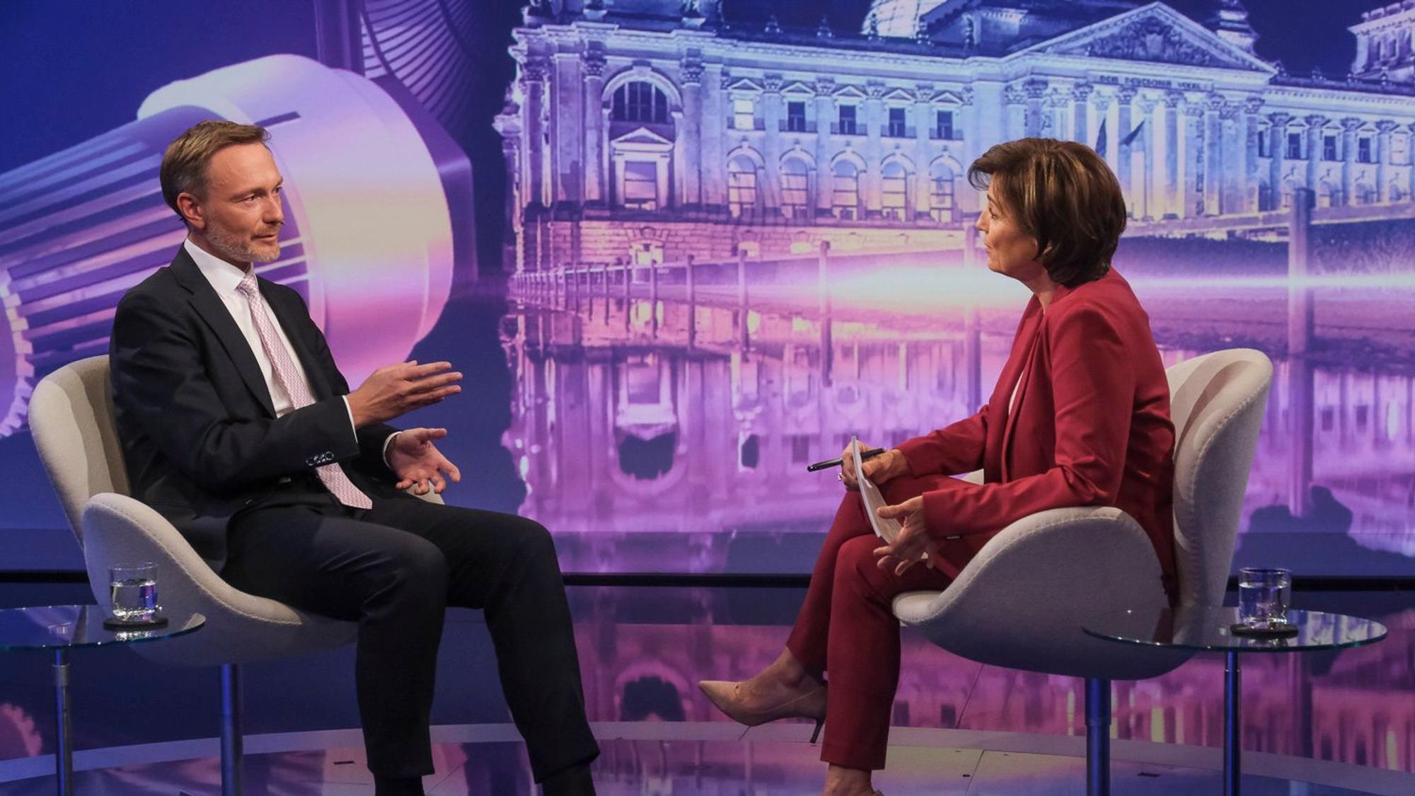 Christian Lindner (l.) am Dienstagabend bei Sandra Maischberger. Lindner äußerte sich auch zu Vorwürfen gegen Robert Habeck.
