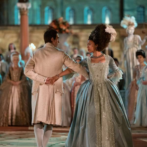 Neues Traumpaar: India Amarteifio die junge Königin Charlotte mit Corey Mylchreest als König George.
