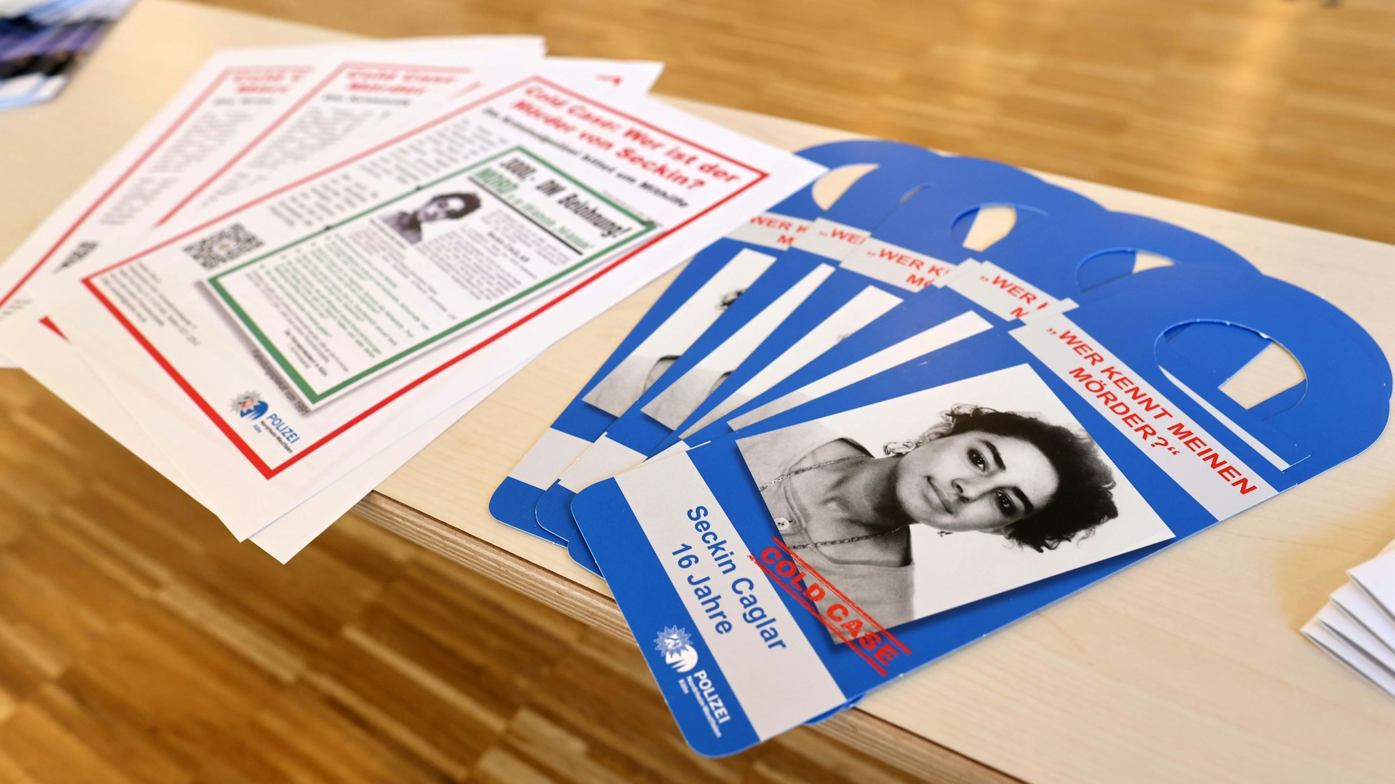 Köln, RSK, Pressetermin der Polizei im Mordfall Caglar, in einer Schule in Poll wurde eine DNA-Entnahme-Station eingerichtet.