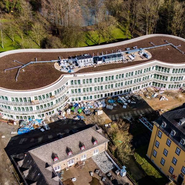 Die Schlossklinik Heiligenhoven von oben.