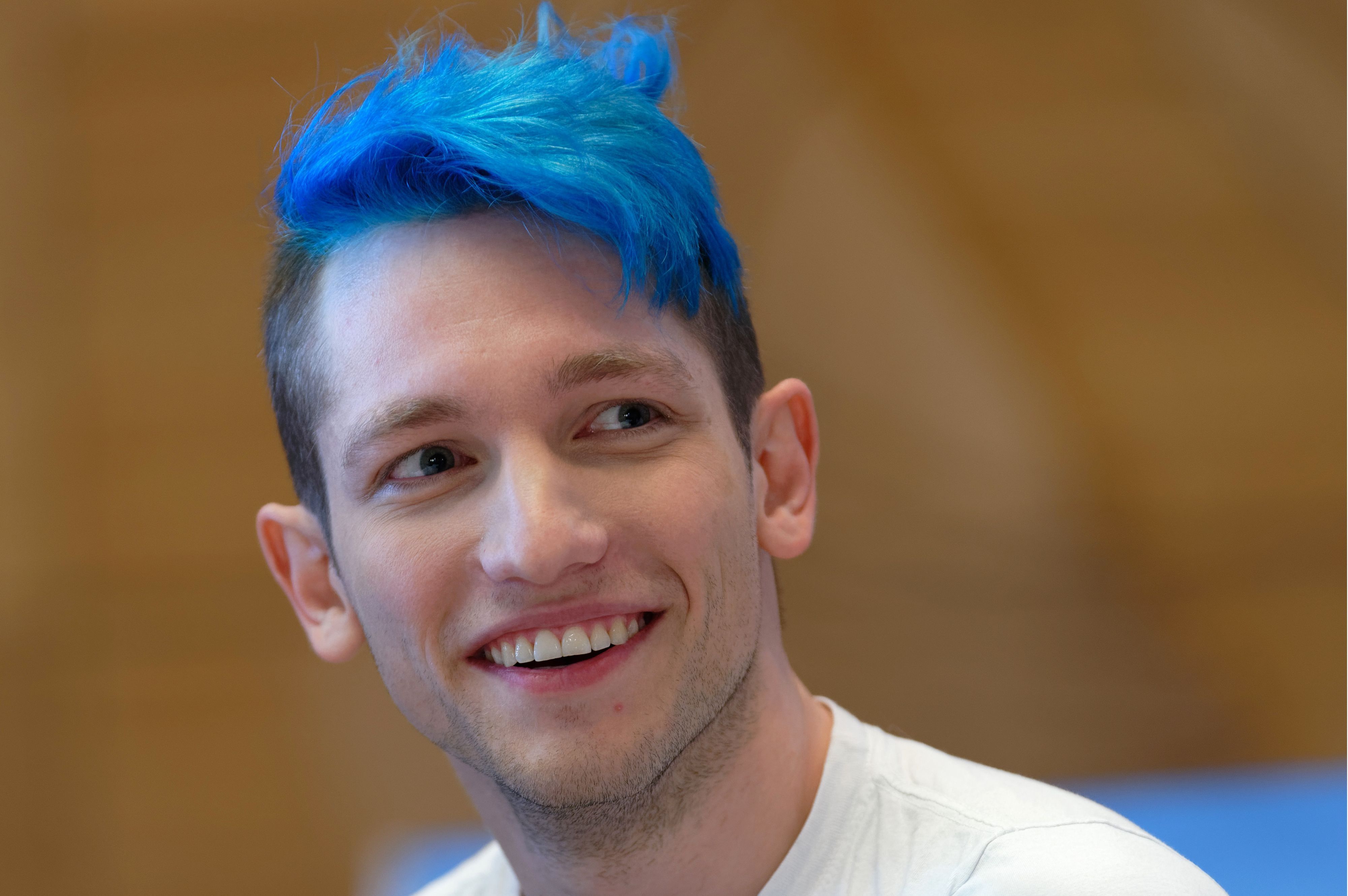 Youtuber Rezo sitzt hat Karl Lauterbach eingeladen, um gemeinsam Tiktok-Videos zuschauen. Über das Resultat amüsieren sich Hunderttausende im Netz. (Archivbild)