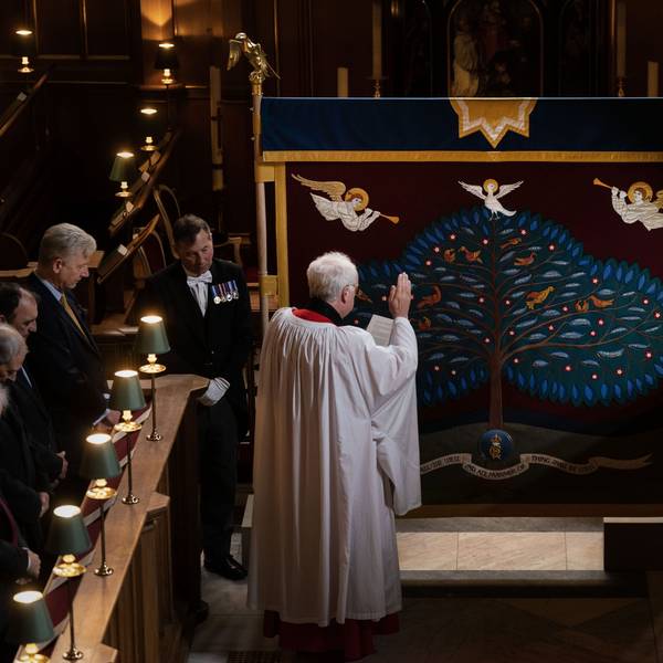Dieser Salbungsschirm wird bei der Krönung von König Charles III. verwendet.