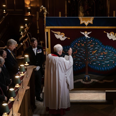 Dieser Salbungsschirm wird bei der Krönung von König Charles III. verwendet.