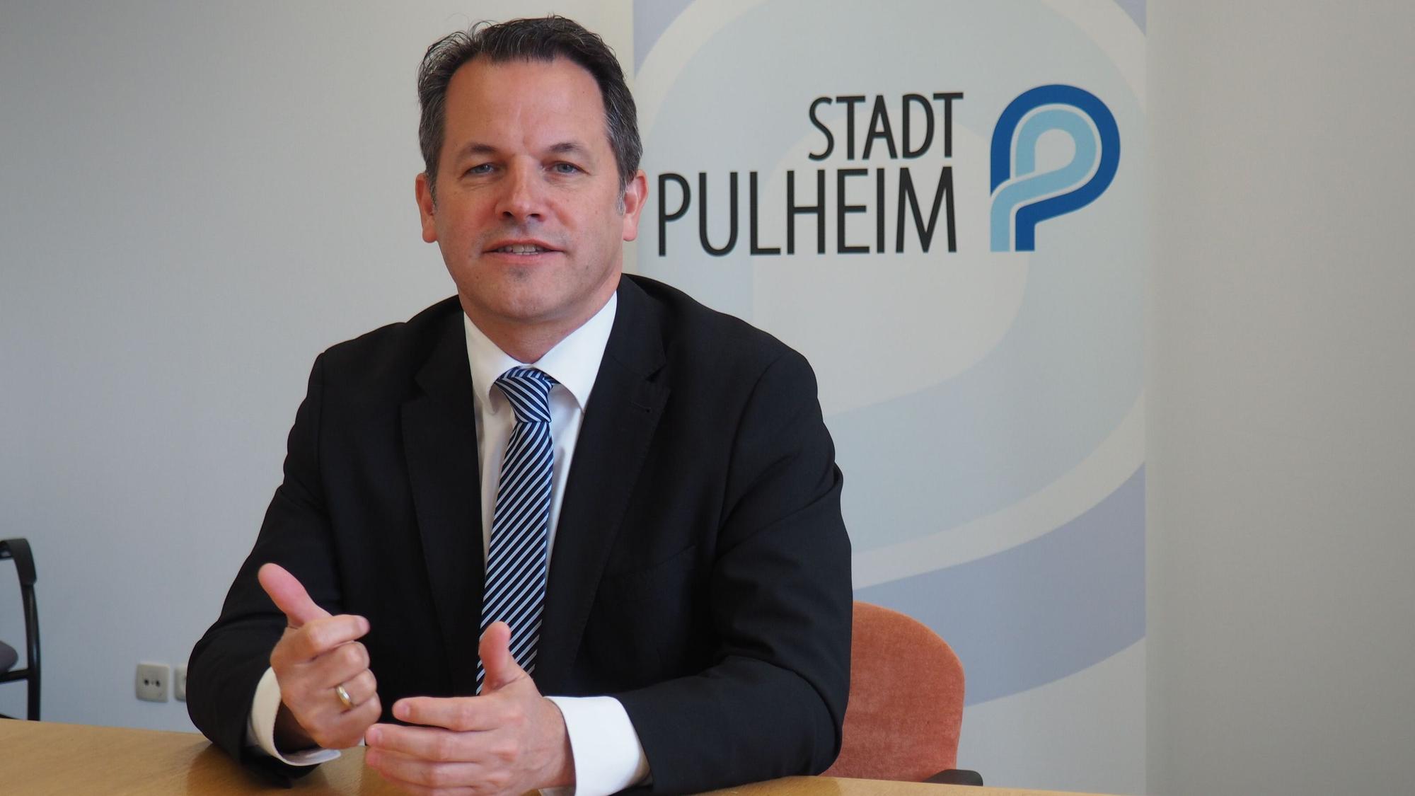Es ist Bürgermeister Frank Keppeler zu sehen.
