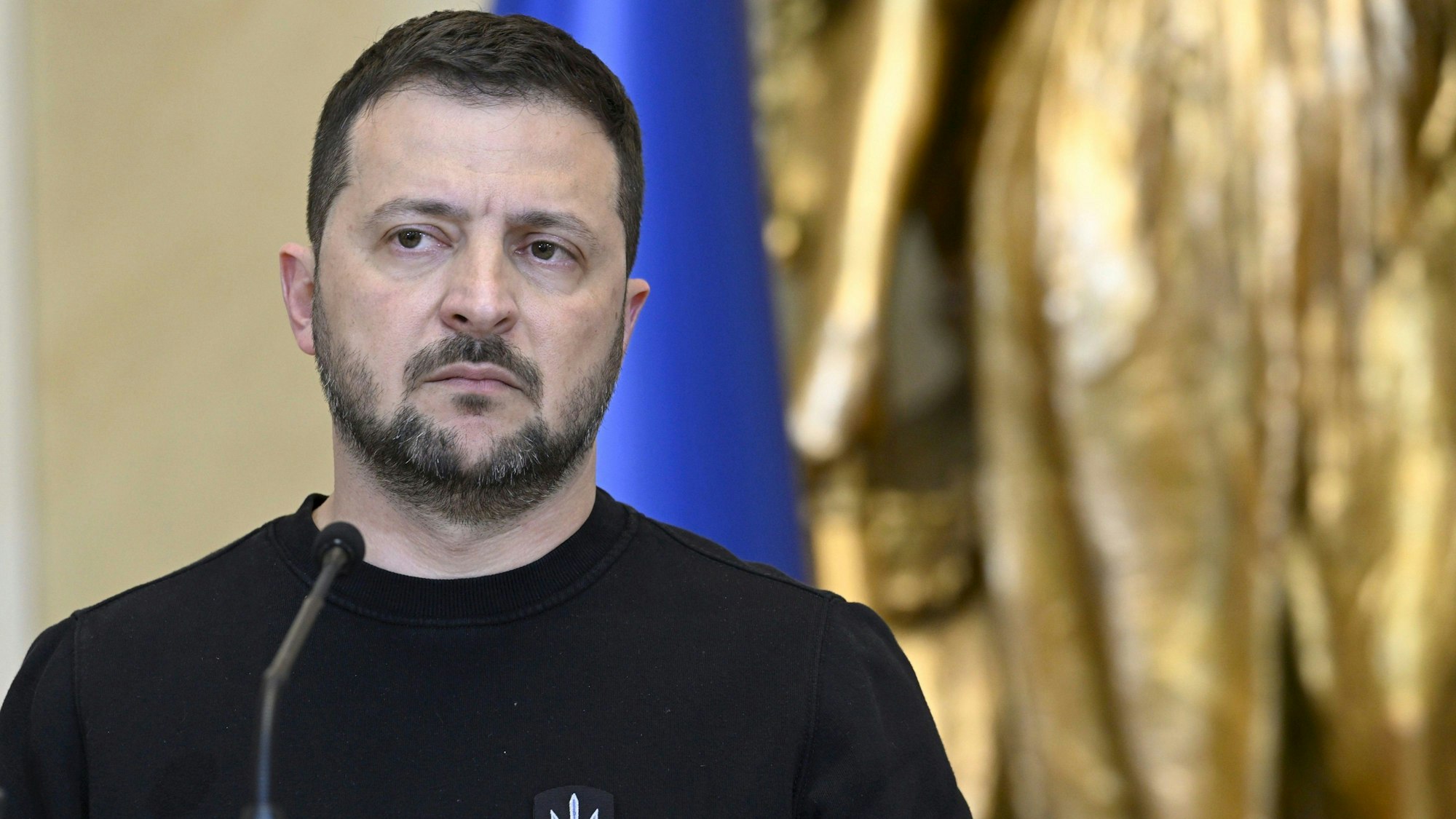 Der ukrainische Präsident Wolodymyr Selenskyj auf einer Pressekonferenz im finnischen Helsinki.