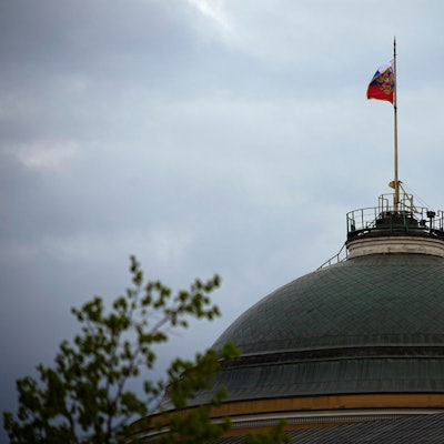 03.05.2023, Russland, Moskau: Blick auf die Kuppel des Senatspalastes im Moskauer Kreml. Der ukrainische Präsident Selenskyj hat Russland die Fabrikation eines angeblichen Drohnenangriffs auf den Kreml vorgeworfen. Foto: Uncredited/AP/dpa +++ dpa-Bildfunk +++
