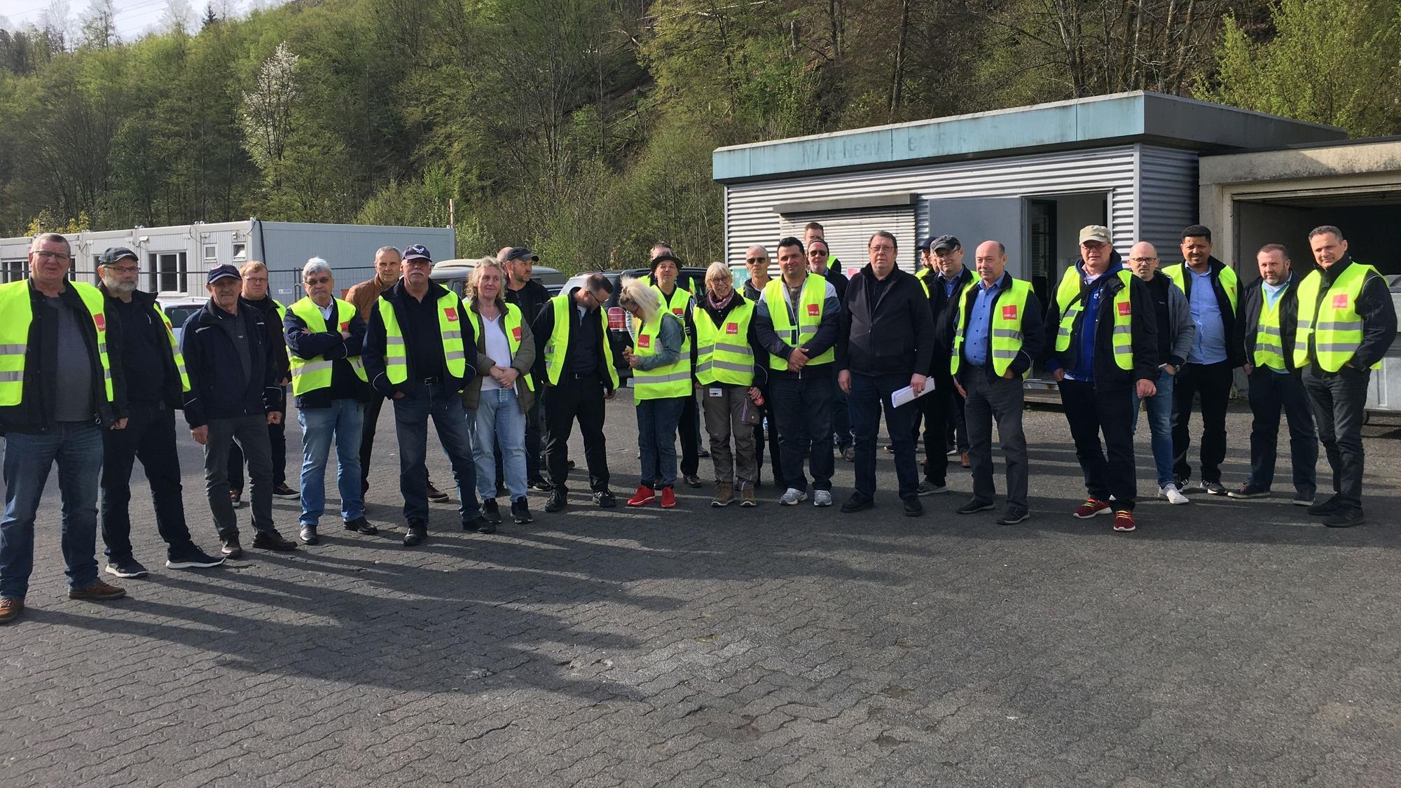 04.05.2023-Streikenden der Ovag und der Tochtergesellschaft VWL