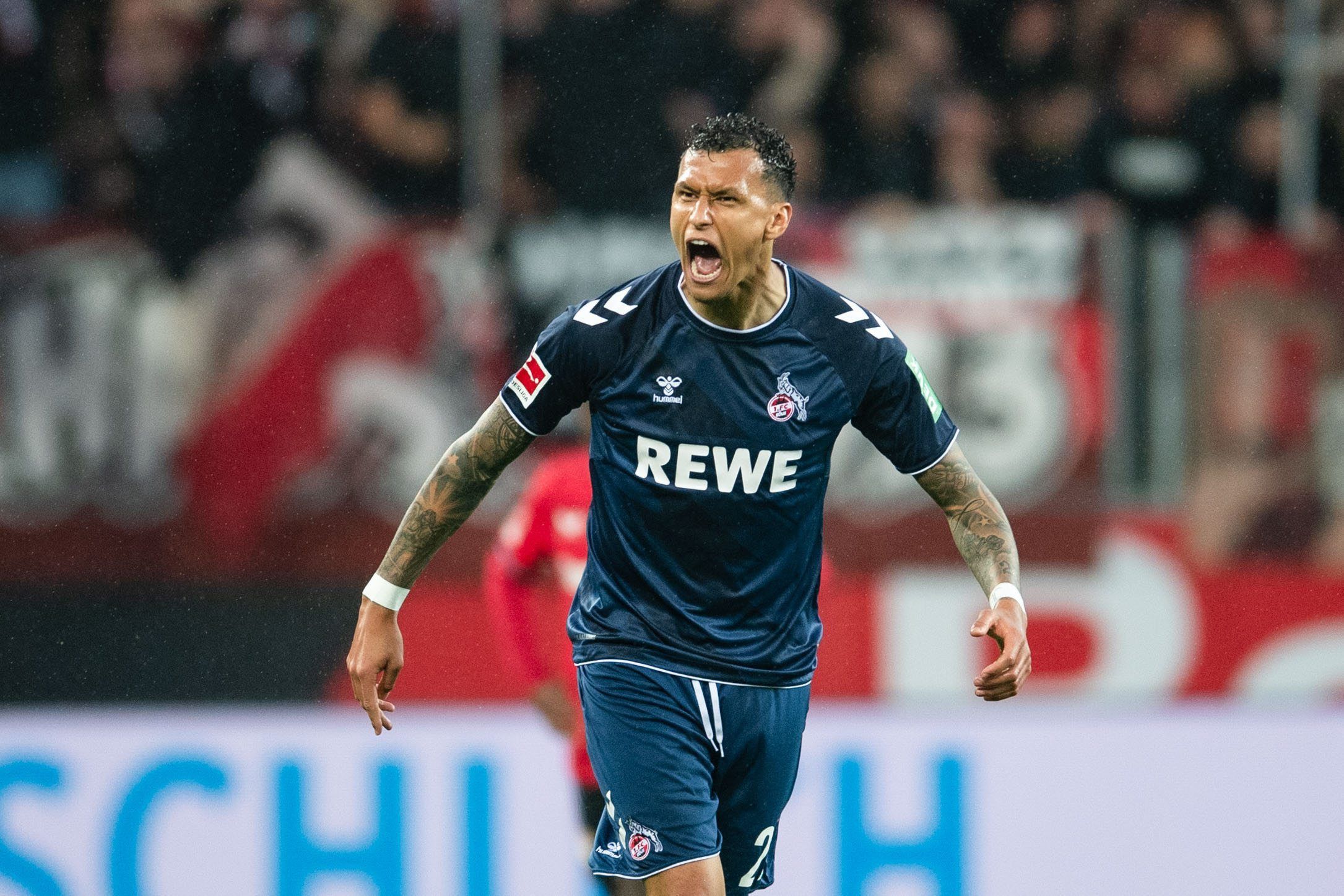 Kölns Torschütze Davie Selke jubelt nach seinem Treffer zur 1:0 Führung.