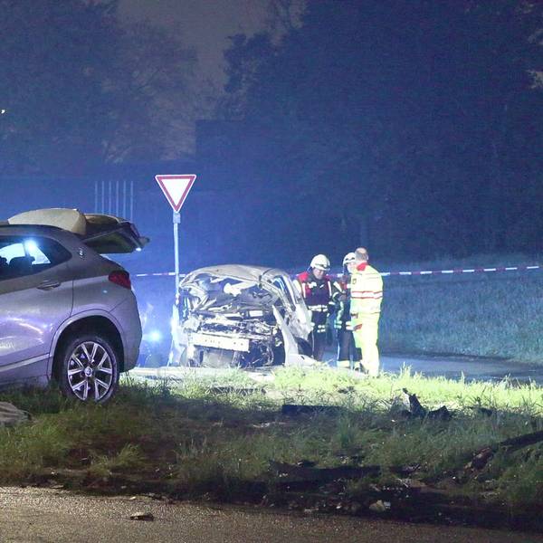 Ein BMW und ein Ford-Kuga waren am frühen Samstagmorgen an der Kreuzung Neusser Landstraße/Militärring kollidiert. Der Beifahrer des Ford starb.
