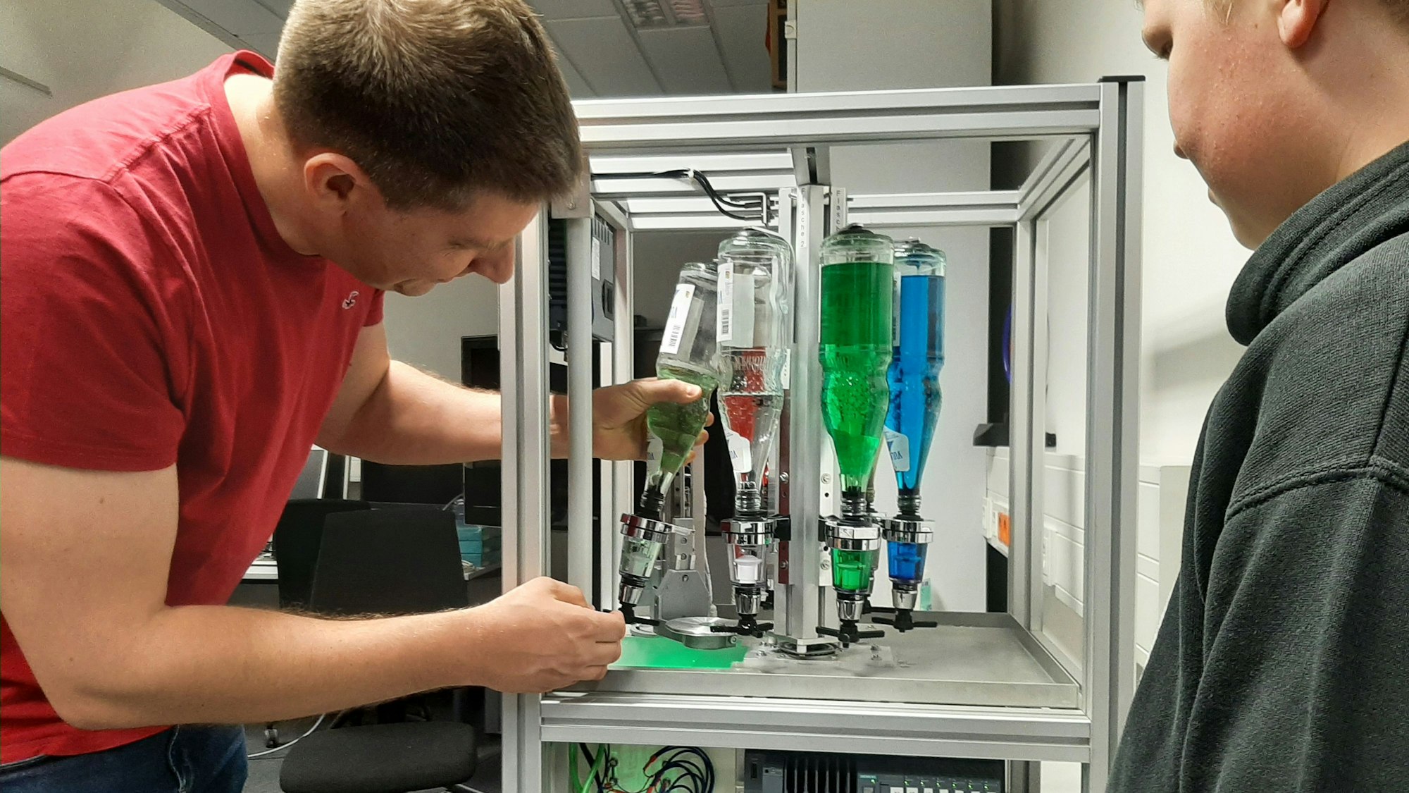 "Nacht der Technik" an der TH Gummersbach: Prof. Dr. Felix Hackelöer, Fakultät für Informatik und Ingenieurwissenschaften. Institut für Automation & Industrial IT (AIT). Technische Hochschule Köln