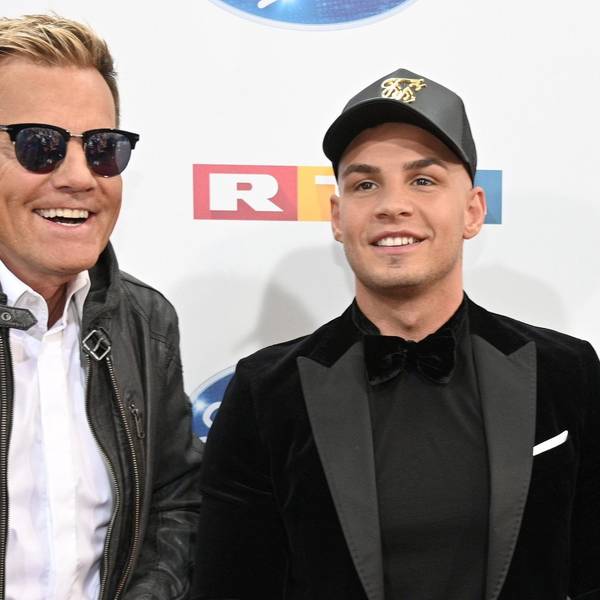 Dieter Bohlen (l.) und Pietro Lombardi lächeln für die Kameras.