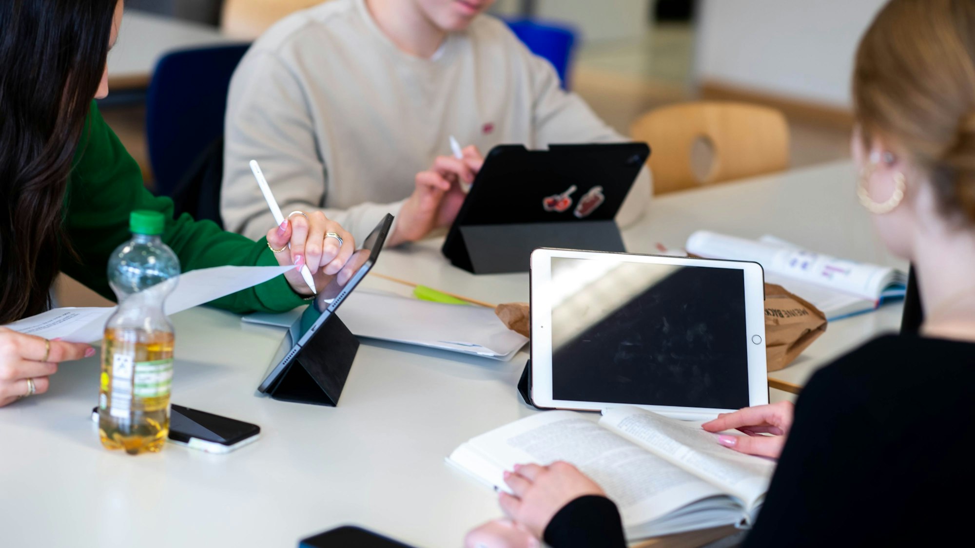 Der Unterricht selbst, aber auch die Arbeit der Schüler ist in den vergangenen Jahren digitaler geworden.