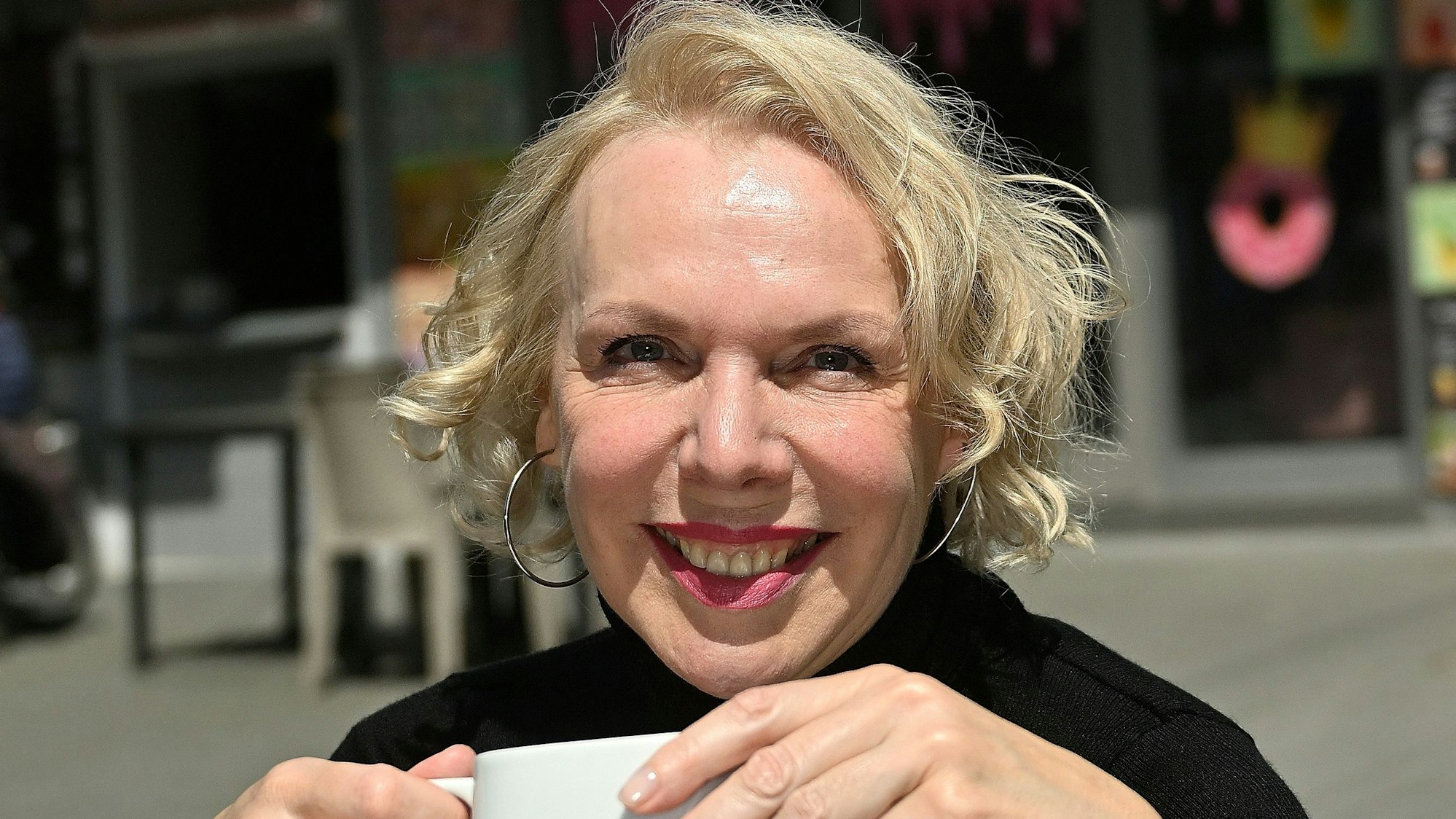 Die Hochzeitssängerin Sabine Heil.