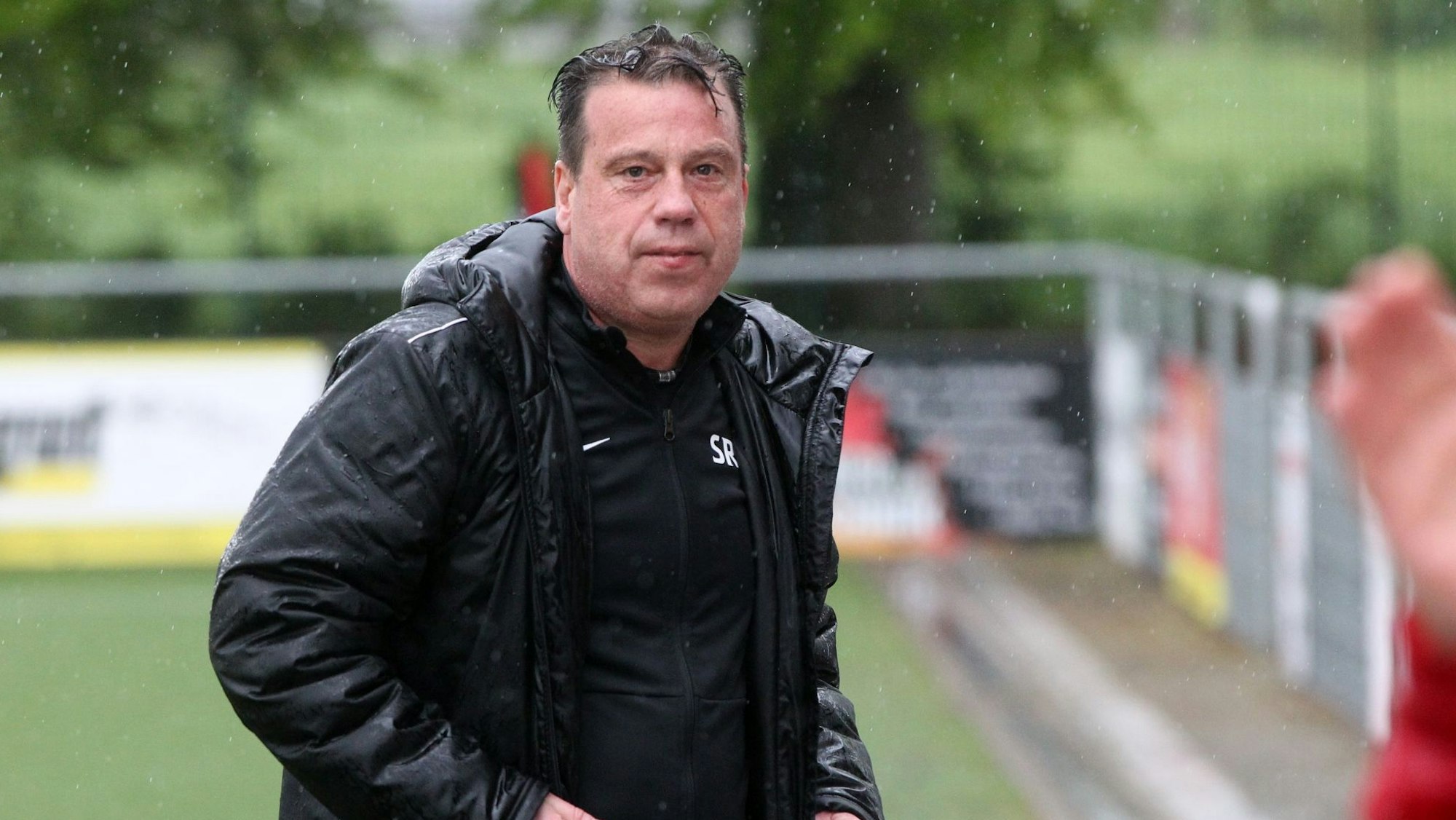 Nass, aber zufrieden war JSG-Trainer Stephan Reimer.