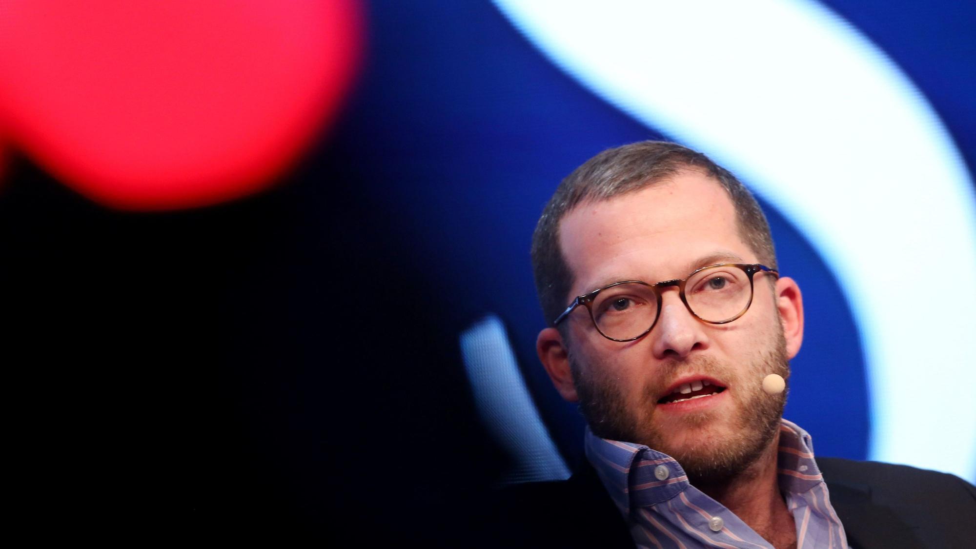 Julian Reichelt, damaliger „Bild“-Chefredakteur, beantwortet auf dem Kongress SpoBis Fragen des Fachpublikums.